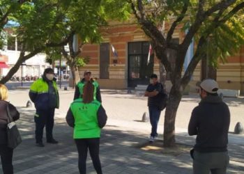 Estado de alerta y movilización en Jesús María por despidos y reclamos salariales