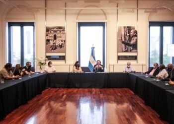 El Gobierno anunció, junto a ATE y UPCN, el pase a planta permanente y recategorización de 29 mil estatales
