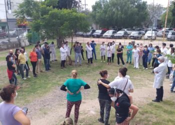 Masiva asamblea en el Hospital Córdoba ratificó el paro del jueves