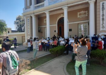 La asamblea del Pediátrico celebra la incorporación de un médico al servicio de UCI y se mantiene convocada por los reclamos pendientes