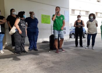 Asamblea en el Misericordia ratificó la continuidad del plan de lucha y homenajeó a las y los compañeros muertos en el hospital durante la pandemia
