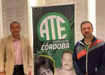 Carlos Del Frade presentó ayer en ATE su nuevo libro referido a Malvinas, Galtieri y el Imperio Ingles