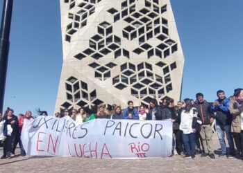 A pesar de la patota las trabajadoras de PAICOR entregaron el petitorio en El Panal