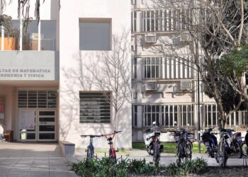 UNC: no docentes de FAMAF en estado de alerta