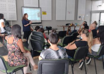 Charla informativa sobre concursos SINEP para planta permanente del agrupamiento profesional