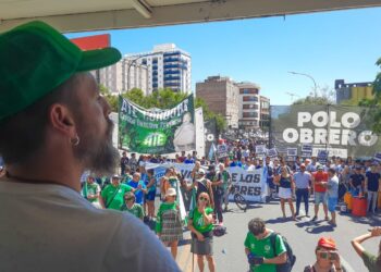 Masiva marcha de ATE junto a ocupados y desocupados llevó la conflictividad cordobesa a las puertas del Panal
