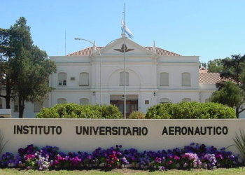 Personal Civil: docentes del IUA firman masivo rechazo a la fusión de facultades y transformación del instituto