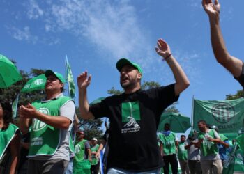 Conflicto de Salud: “Juan pará la mano con los ajustes”