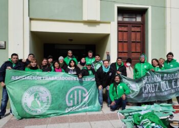 ATE se movilizó en Cruz del Eje y logró la reincorporación de las y los 11 despedidos