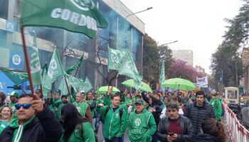 Paro: ATE copó el centro de Córdoba al grito de ¡paritarias ya!