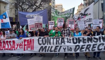 Córdoba marchó masivamente contra el ajuste, el FMI y el fascismo