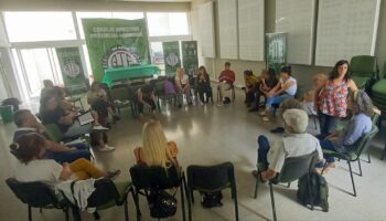 ATE se moviliza al Pizzurno por el despido en SENAF