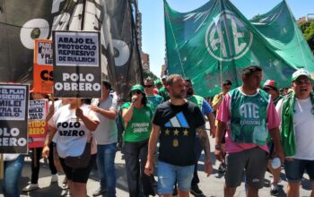 ATE marchó con gremios y movimientos sociales y reclamó un paro nacional activo