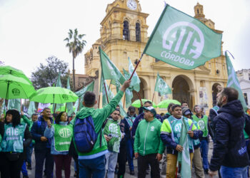 ATE solicita una audiencia institucional al gobernador Llaryora y pide un bono de fin de año