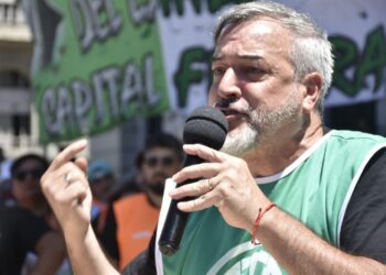 Alertan que peligran 2 millones de puestos de trabajo si Milei desfinancia a las provincias