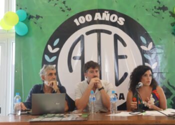 El equipo jurídico de ATE abordó el capítulo laboral del DNU 70/23 en una charla abierta en el CDP