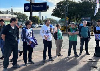 Construyendo el paro provincial: asamblea conjunta de ATE, UEPC Capital y UTS en el Polo Sanitario
