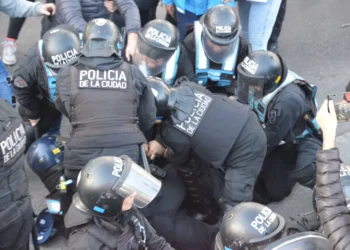 ATE repudia la violenta represión y la detención de trabajadores en las protestas en el INTI