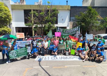 El paro en Córdoba se inició con protesta frente a la Fundación Mediterránea