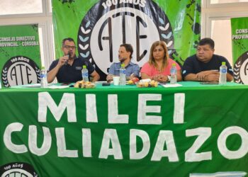 Unidad de sindicalismo combativo: ayer se realizó una importante charla debate con dirigentes estatales y del sector privado