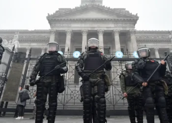 ATE repudia la nueva Policía Federal de Milei: detenciones arbitrarias, retenes, espionaje ilegal, listas negras y todo tipo de violaciones a la ley de Inteligencia