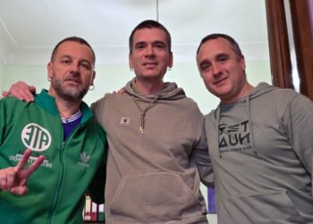 Federico Giuliani se reúne en Euskal Herria con las asociaciones de presos políticos vascos, fortaleciendo la solidaridad internacionalista