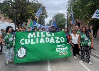 ATE marchó junto a una multitud en Córdoba para rechazar la Reforma Laboral