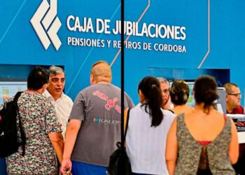 ¡LA CAJA ES DE LAS Y LOS TRABAJADORES! ATE RECHAZA EL REFERÉNDUM EXTORSIVO DE LLARYORA Y LORENZO