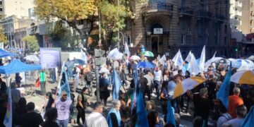 ATE y la CTA presentes en la masiva marcha de las cuatro centrales sindicales en Córdoba