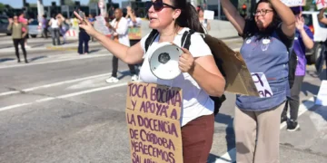 El gobierno de Llaryora pide la “conciliación obligatoria” en el conflicto docente desbordado por la lucha de las y los trabajadores, que ya no admiten más continuar cobrando salarios de hambre