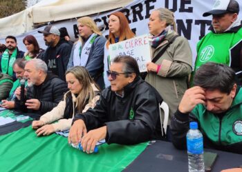 Paro nacional del Personal Civil: fuerte movilización al Ministerio de Defensa ante el descalabro del gobierno de Milei