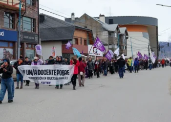 La Unidad, la Lucha y la Perseverancia: Lecciones del Conflicto de los docentes de Tierra del Fuego y el Camino de los Trabajadores.