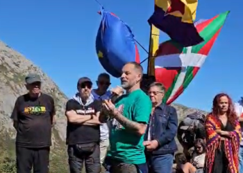 Giuliani, presente en un emotivo homenaje a los luchadores de la Guerra Civil en Asturias