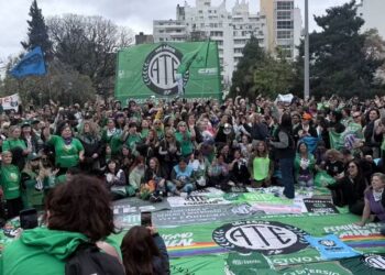 Un masivo Encuentro Plurinacional de Mujeres y Diversidades fijó en Córdoba la agenda de género después de tres días de luchas y abrazos