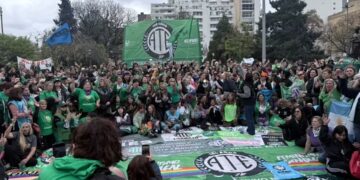 Un masivo Encuentro Plurinacional de Mujeres y Diversidades fijó en Córdoba la agenda de género después de tres días de luchas y abrazos
